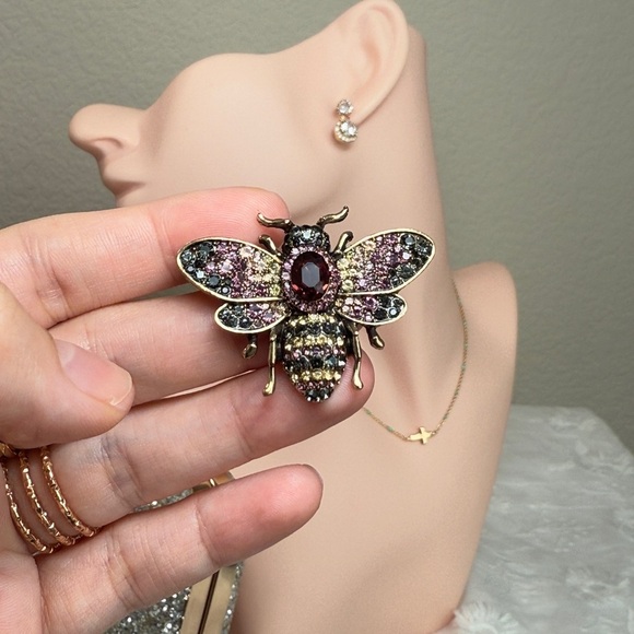 ⚜️ Purplé Elegant Bee Brooch with Zirconia ❤️🔥🐝 - Picture 5 of 8